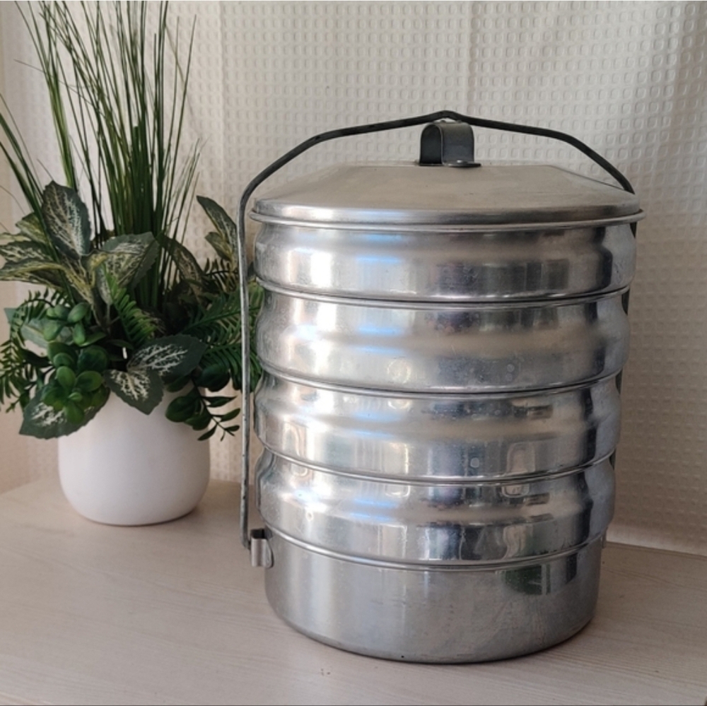 Regal's Picnic Pack, Aluminum 5 Pans Handy Food Carrier